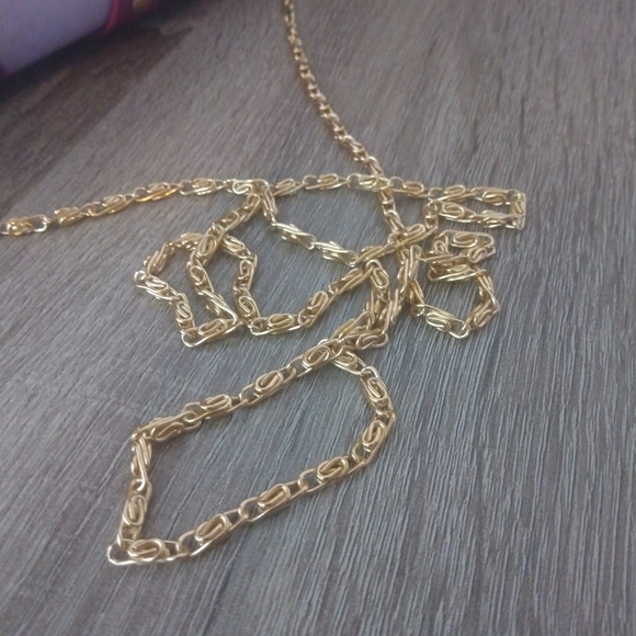 Ruby Collection Trends Makeup Magazine Crossbody Purse - Picture 10 of 12